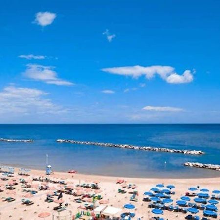 Casa Vacanze A Bellaria Tra Centro E Mare Apartamento Exterior foto